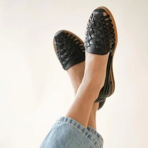 NISOLO black huaraches sandal, size 9